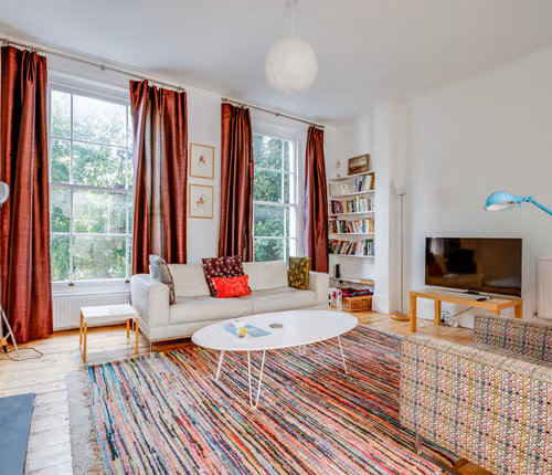 Bright Two Bedroom Apartment Near Vibrant Camden Town