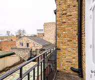 Chic Gunter Grove Flat - London Retreat