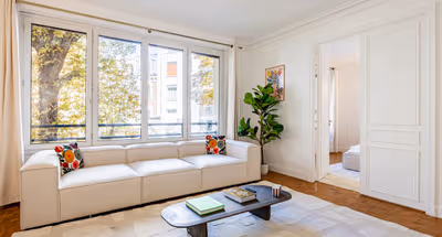 Elegant & Spacious 3-Bedroom Residence near Parc Monceau with Modern Comforts & Abundant Natural Light