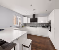 Sleeps 6 | Relocation & Long Stays, FREE Parking
