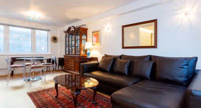 Mews and Majesty in Mayfair
