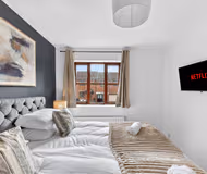 4 Bedroom House - Central MK -  Free Parking, Garden and Smart TVs with Netflix by Yoko Property