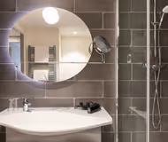 Rue de l'Hôpital Militaire Serviced Apartments