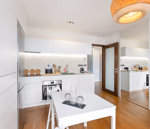 1BD unit with balcony