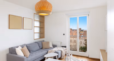 1BD unit with balcony