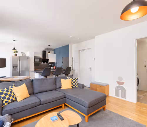 1BD with parking