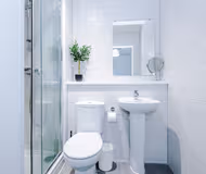 August City Break | Free Parking | Pool Table | PS4