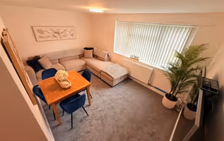 Spacious 2 Bed Home | Sleeps 5 |Parking | Liverpool