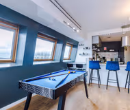 Stylish 2BR Penthouse, Parking, Pool Table