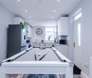 Neat 4BR House | Pool Table | Free Parking