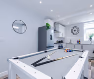 Neat 4BR House | Pool Table | Free Parking