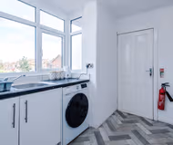 Luxury 3-Bed Apt | Heald Green Manchester | Airport 6 Min