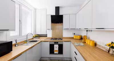 Leicester Luxe Retreat | Sleeps 8 | Garden & Workspace