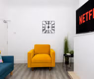 Leicester Luxe Retreat | Sleeps 8 | Garden & Workspace