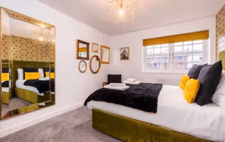 Wellington House Hull | Central & Comfortable Stay