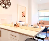 Modern 1BR Croydon Stay | WiFi, Kitchen, Ground Floor