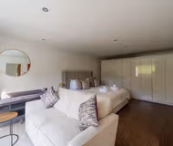 Woodside Barn 7BR
