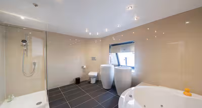 Woodside Barn 7BR