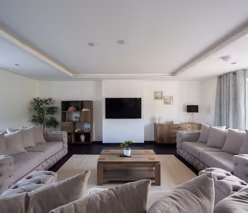 Woodside Barn 7BR