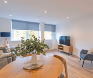 2 Bed Apartment in Central Gravesend w Games Room