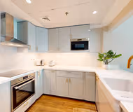 Marina Quays Luxury One Bedroom Apartment