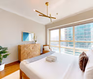 Marina Quays Luxury One Bedroom Apartment