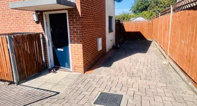 Falks House - 3 Bedroom | 2 Bathroom t