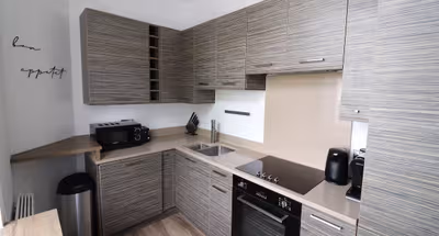Warwick St 1BR