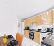 Prestbury Place | Racecourse | Parking | 5-Bed