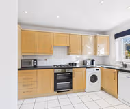 Prestbury Place | Racecourse | Parking | 5-Bed