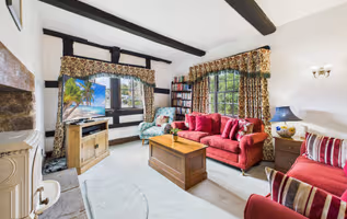 Ledbury Retreat | Luxury Stay | HotTub | Sleeps 12