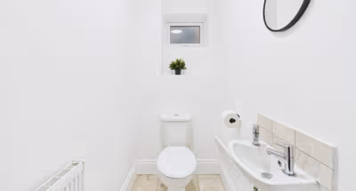 Worcester Retreat | Modern | Parking | Pool & Spa