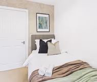 Worcester Retreat | Modern | Parking | Pool & Spa