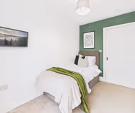 Worcester Retreat | Modern | Parking | Pool & Spa