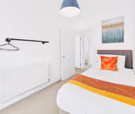 Modern Saxon Home | Pool & Gym Access | Parking