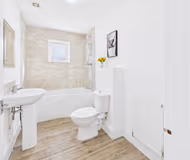 Modern Saxon Home | Pool & Gym Access | Parking