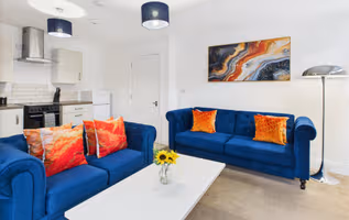 Modern Saxon Home | Pool & Gym Access | Parking