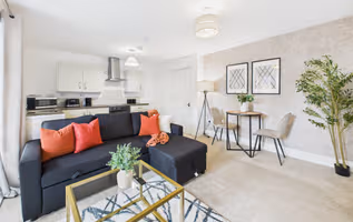 Saxon Way Home | Leisure Centre | Pool | Parking