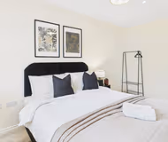 Stylish Cheltenham Apartment | Spacious | Parking
