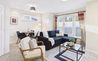 Stylish Cheltenham Apartment | Spacious | Parking