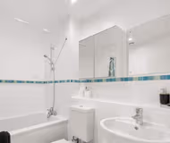 Spacious 3BR House in Reading with Parking, Garden & WiFi – Sleeps 7