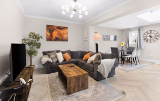 Stylish 5-Bed Surrey Home