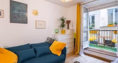 Le Marais Terrace Retreat – A Charming Parisian Hideaway