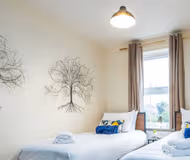 Spacious 4BR House Near City Centre with Parking & Garden