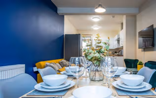 Spacious 4BR House Near City Centre with Parking & Garden