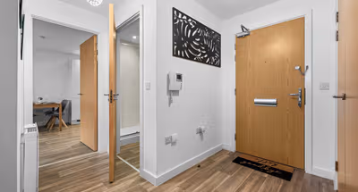 Modern 2-Bed Apt with City Views