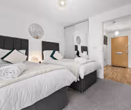 Modern 2-Bed Apt with City Views