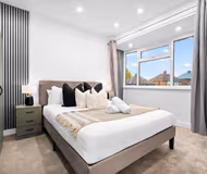 Stylish Four Bedroom House - Garden - Parking
