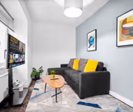 Stylish Apartment - Netflix - On Street Parking