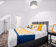 Stylish Apartment - Netflix - On Street Parking